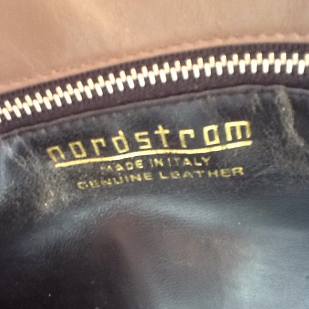 Vintage Nordstrom Italian made taupe leather cross… - Picture 6 of 6